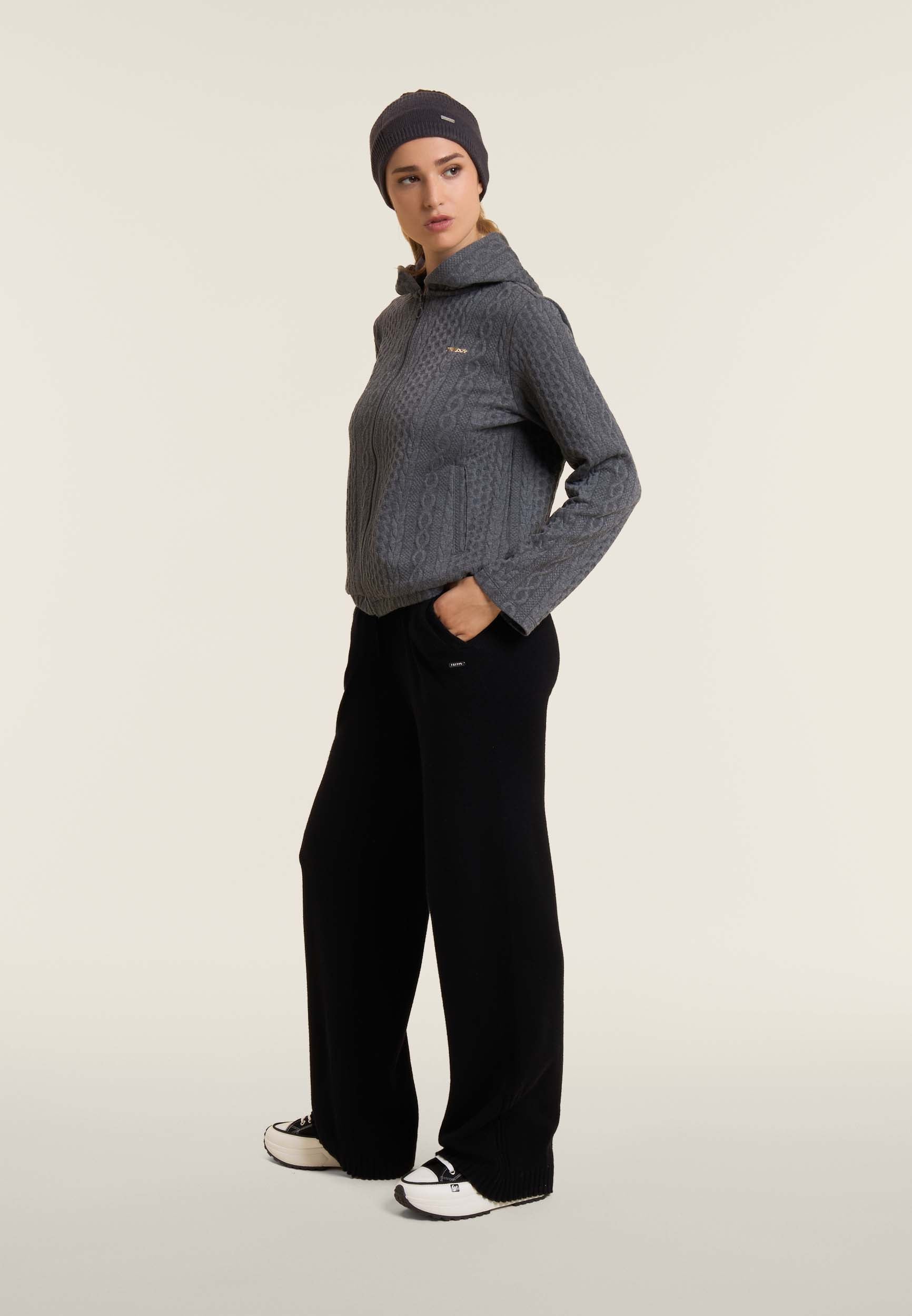 Hoodie in braided performance fabric