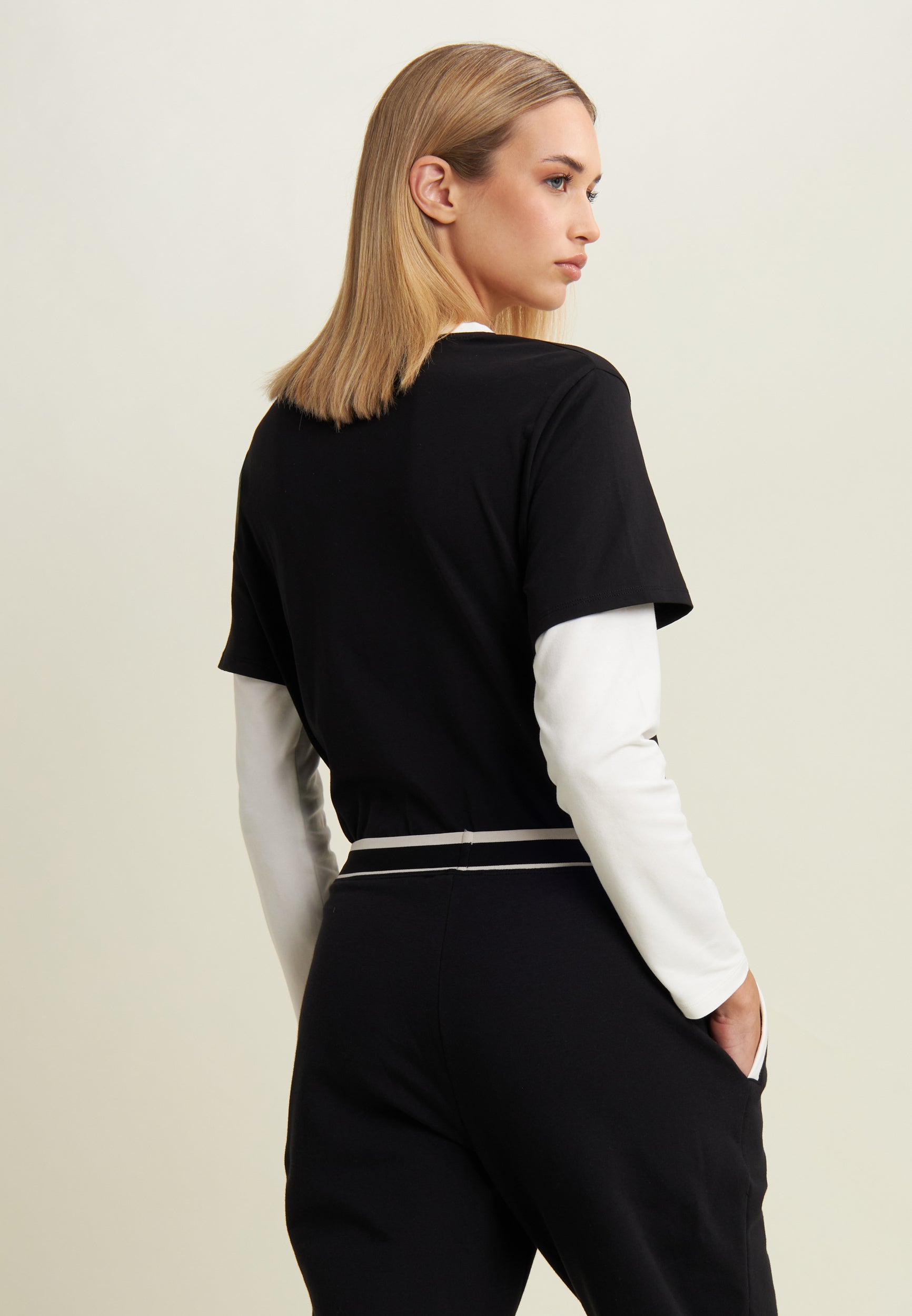 Two-tone 2-in-1 cropped T-shirt