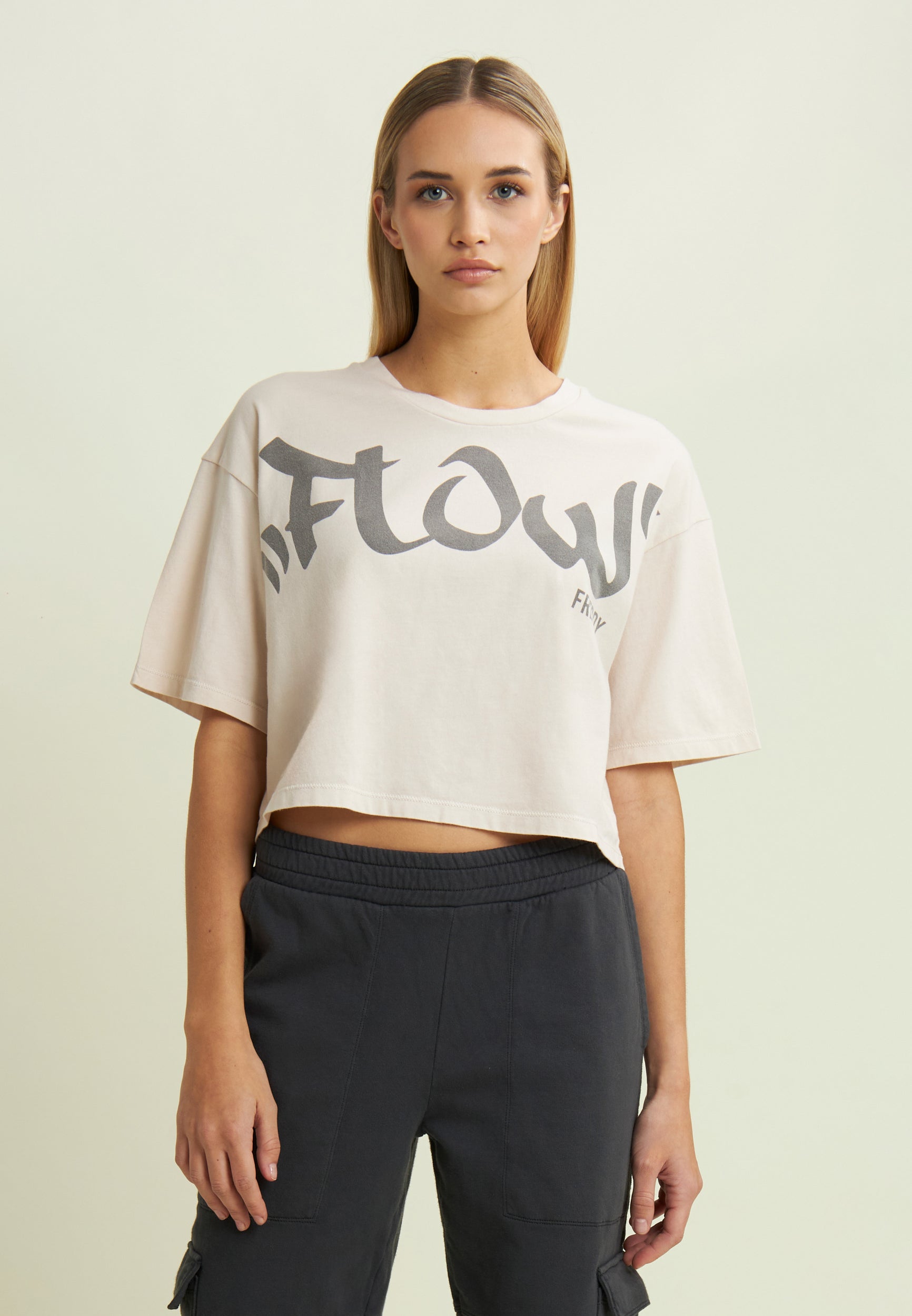Cropped T-shirt with central Flow print
