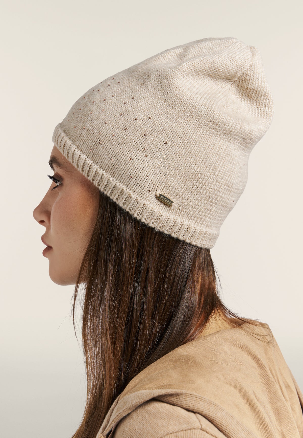 F26WBEANIE3_Z40Q_-_6_U 2