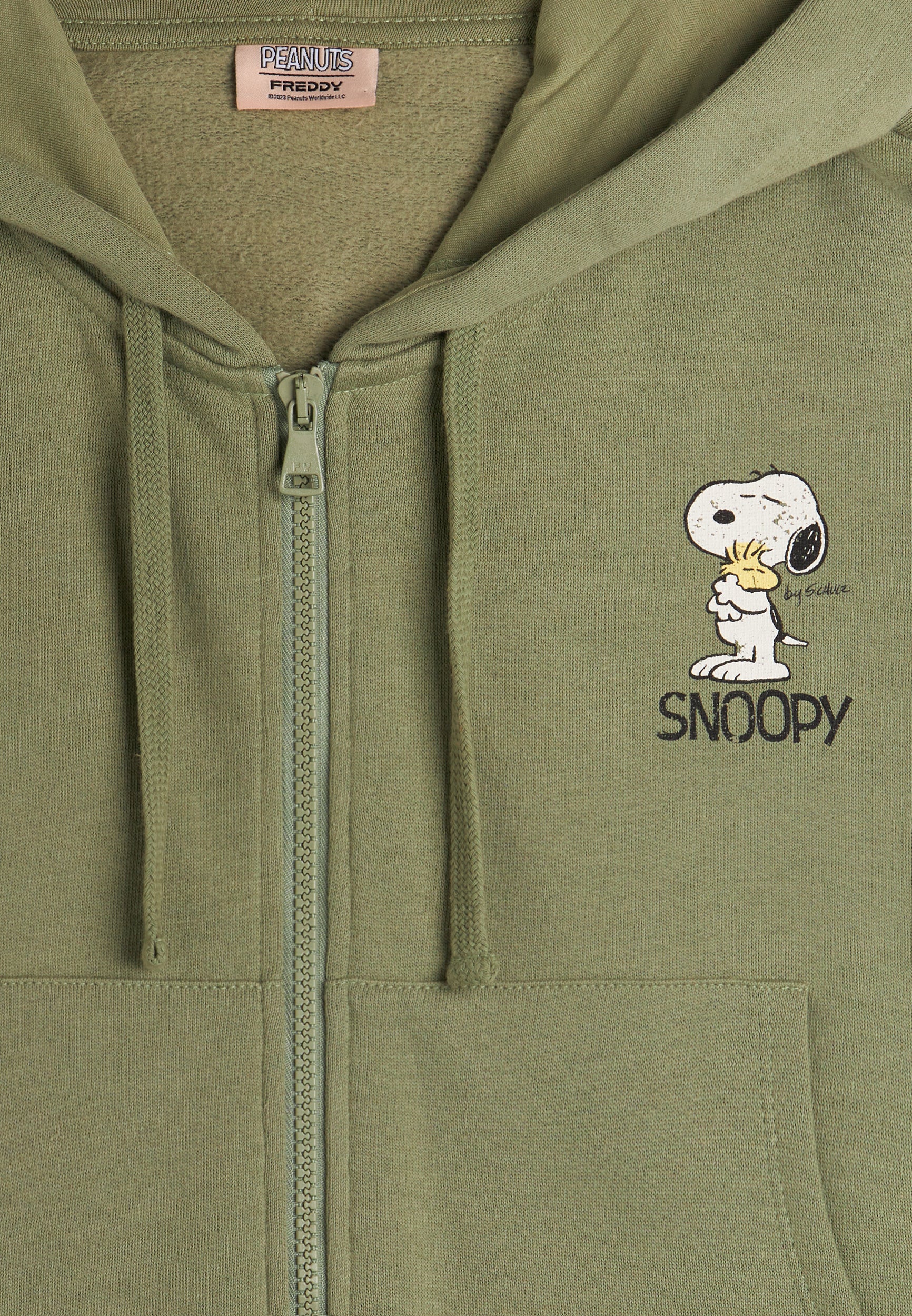 Cropped oversized hoodie with a zip and a Snoopy print
