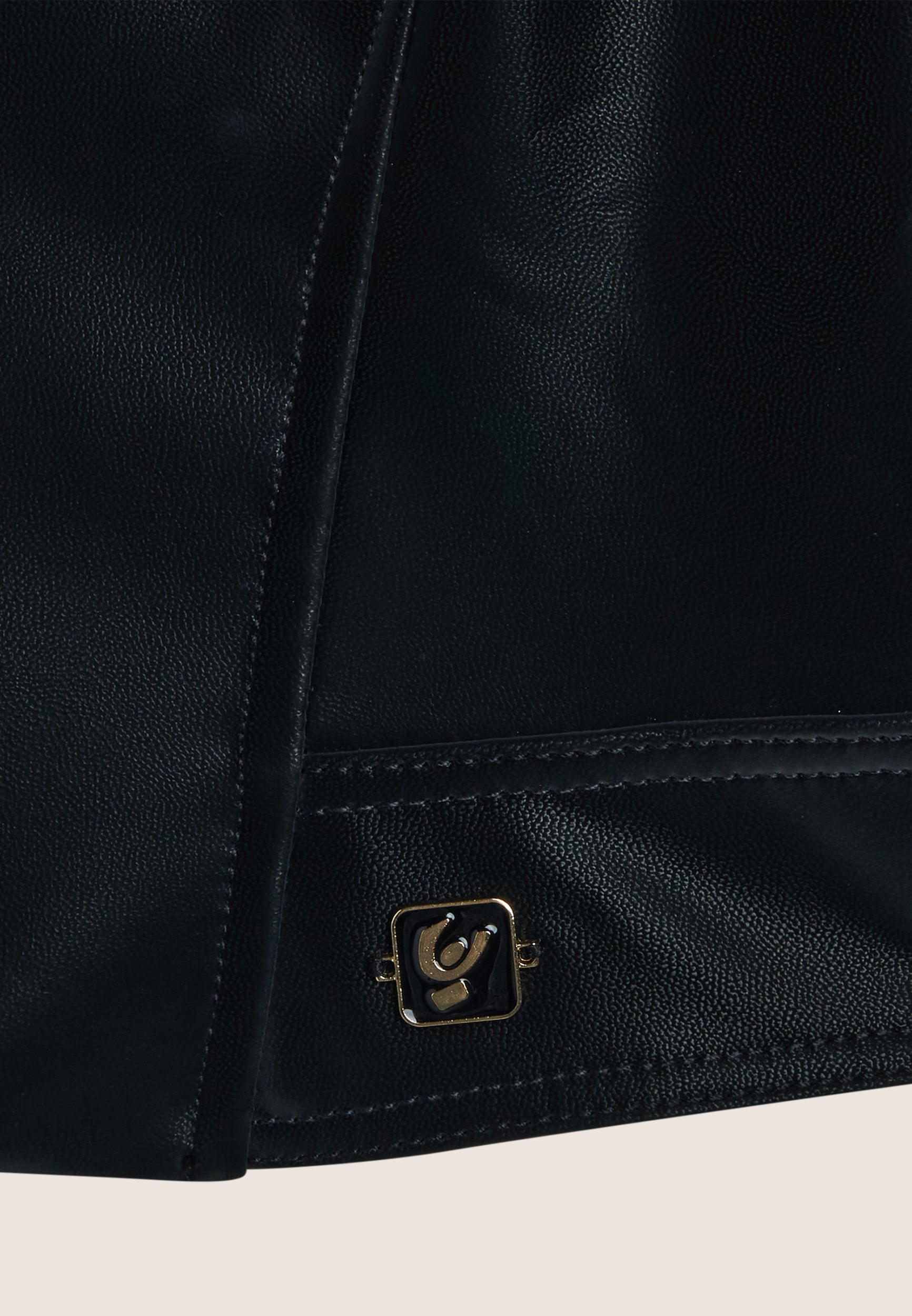 ジャケット・アウター SOFTHYPHEN FAUX LEATHER CROPPED SHIRT SOFTHYPHEN - FAUX LEATHER CROPPED SHIRT – The Contemporary