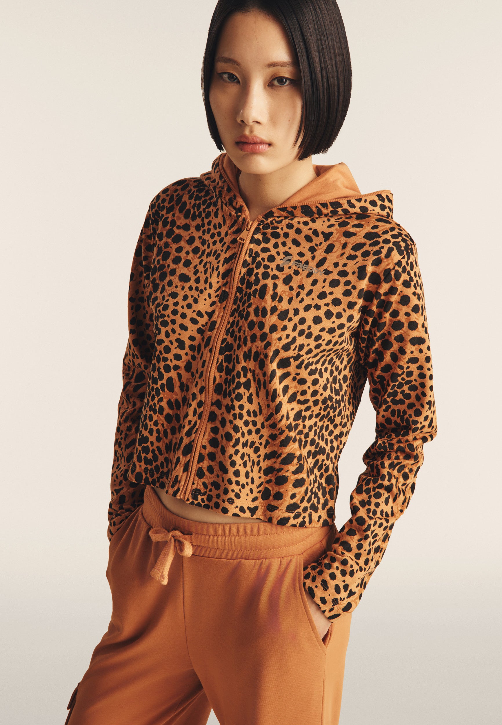 高評価レビュー and zip with sweatshirt Cropped animal Spa Freddy – hood print 小物
