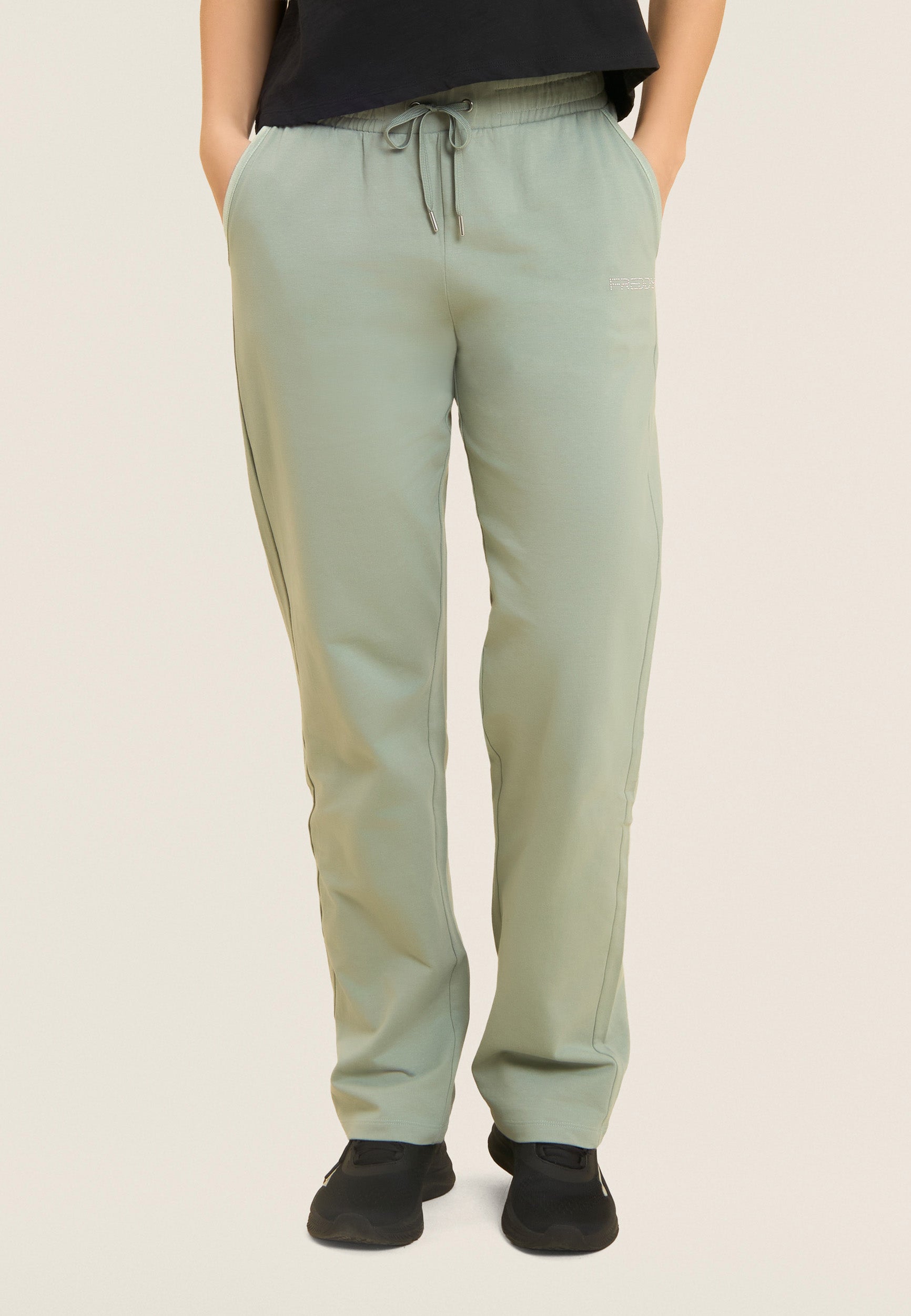 S26WCRP7_V96_-_W_L 2