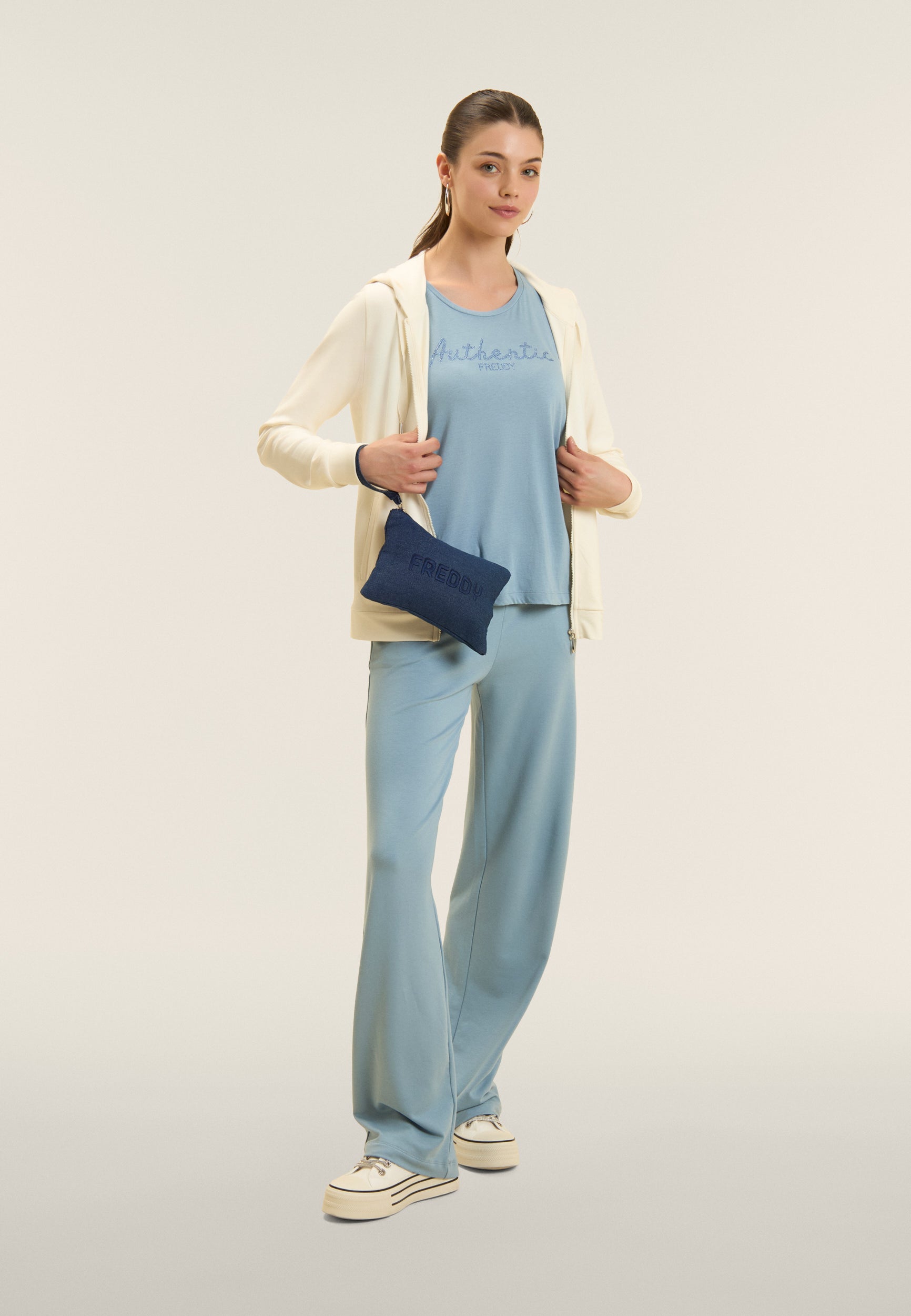 S26WCXK1_C57_-_W_L 1