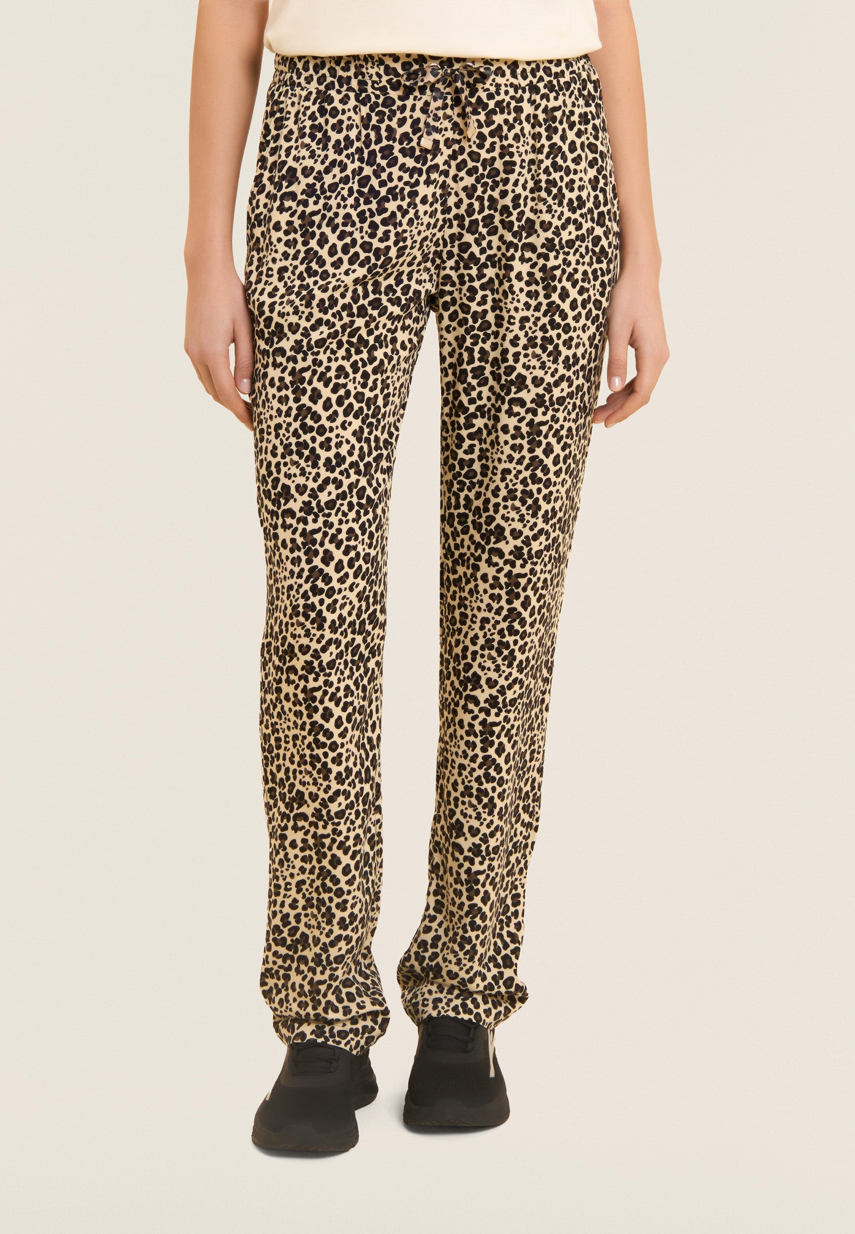 S26WSLP6C_ANI138_-_W_L 2