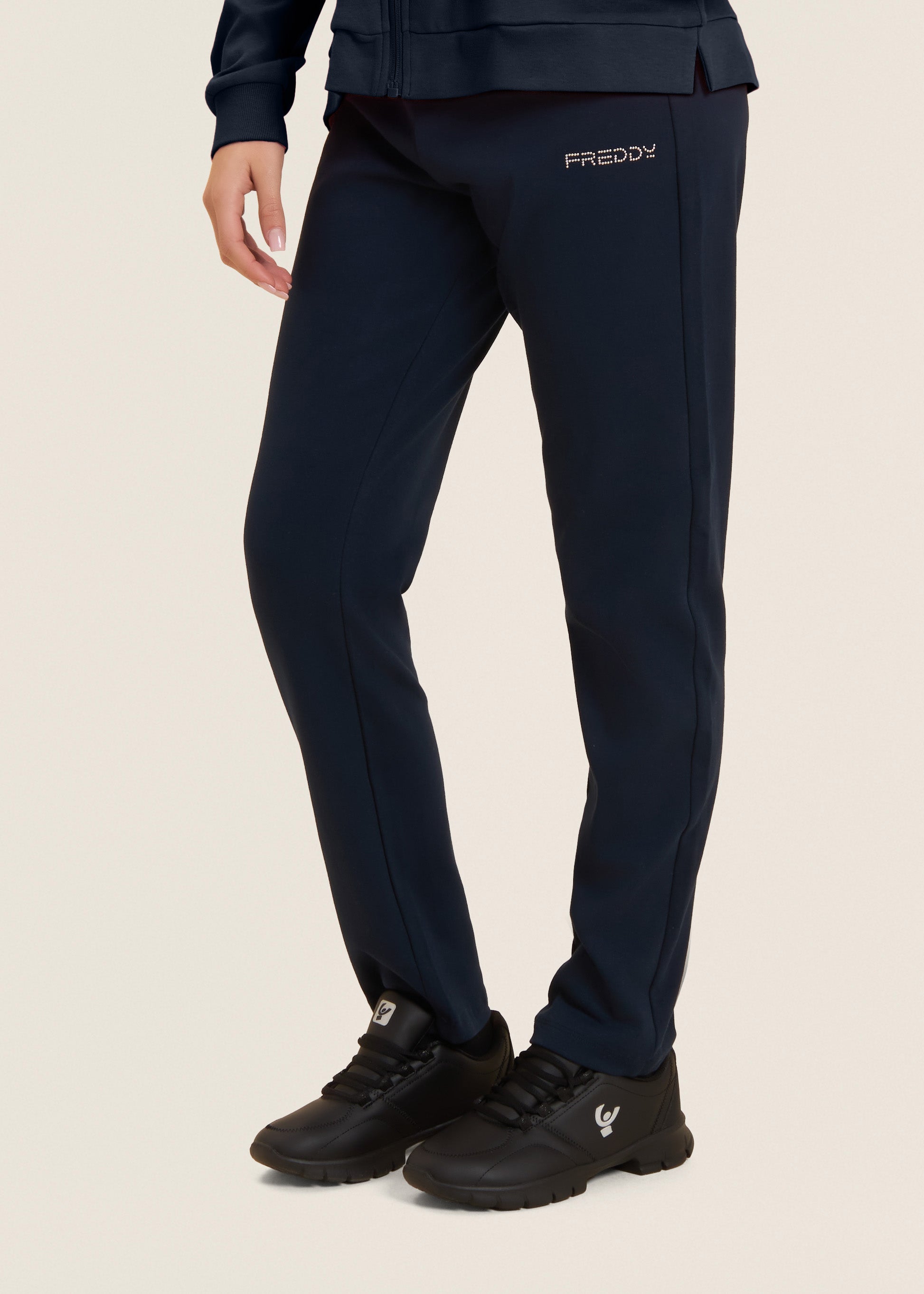 S26WTRK1_B109_-_W_L 4