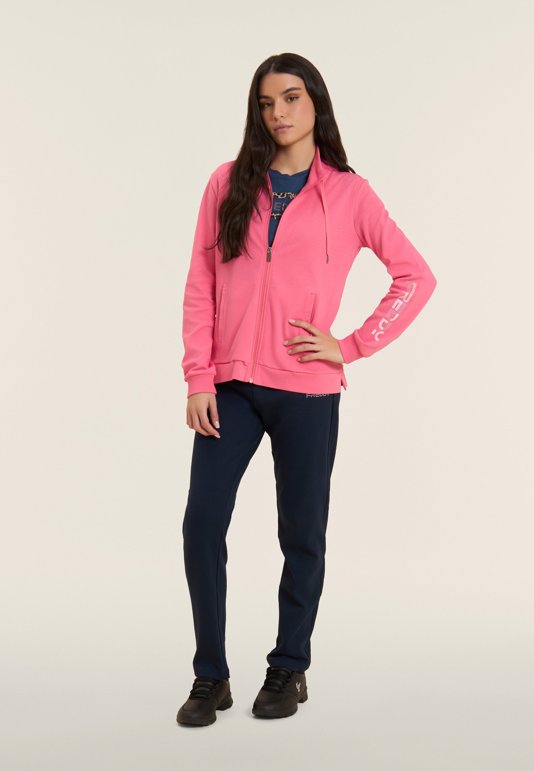 S26WTRK1_P102B_-_W_L 2