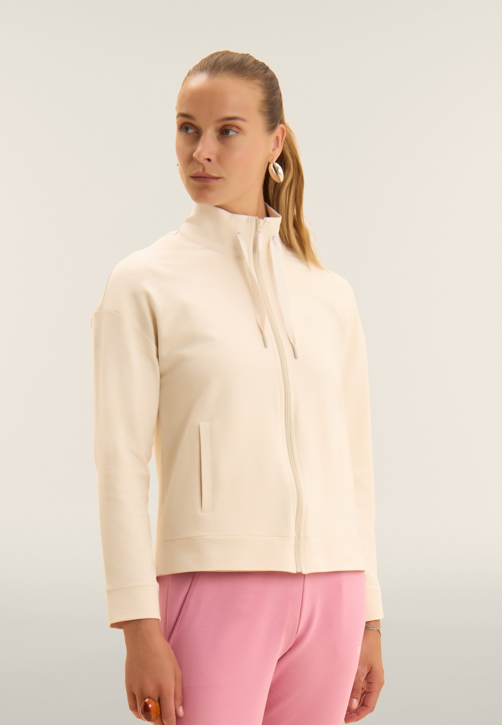 S26WTRS4_W33_-_W_L 2