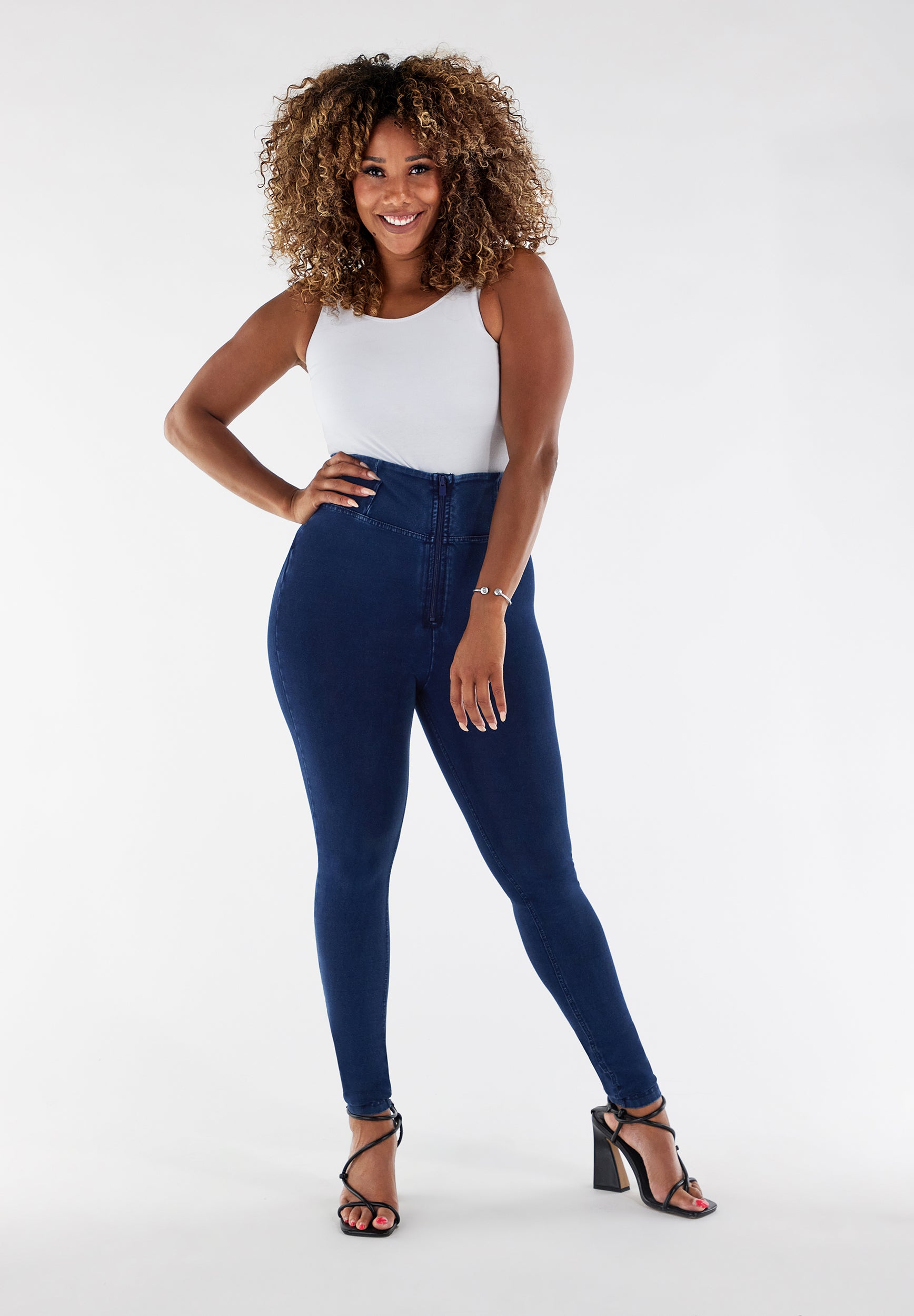 WR.UP® curvy push up jeggings with high waist, zip and