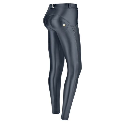 Skinny WR.UP® shaping trousers in metallic faux leather