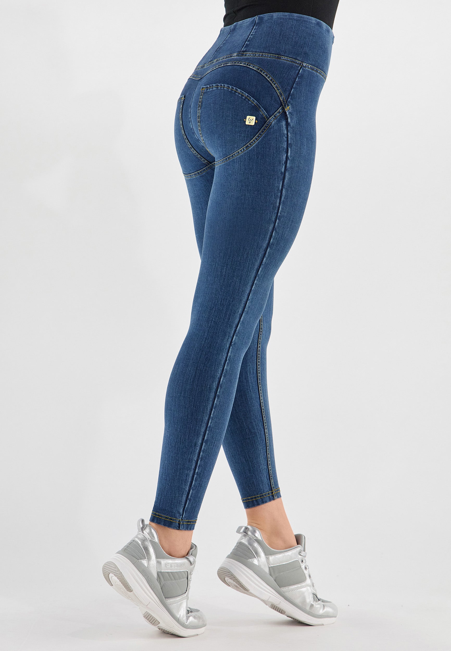 WRUP4HC012_J0Y_-_WWR_L 2