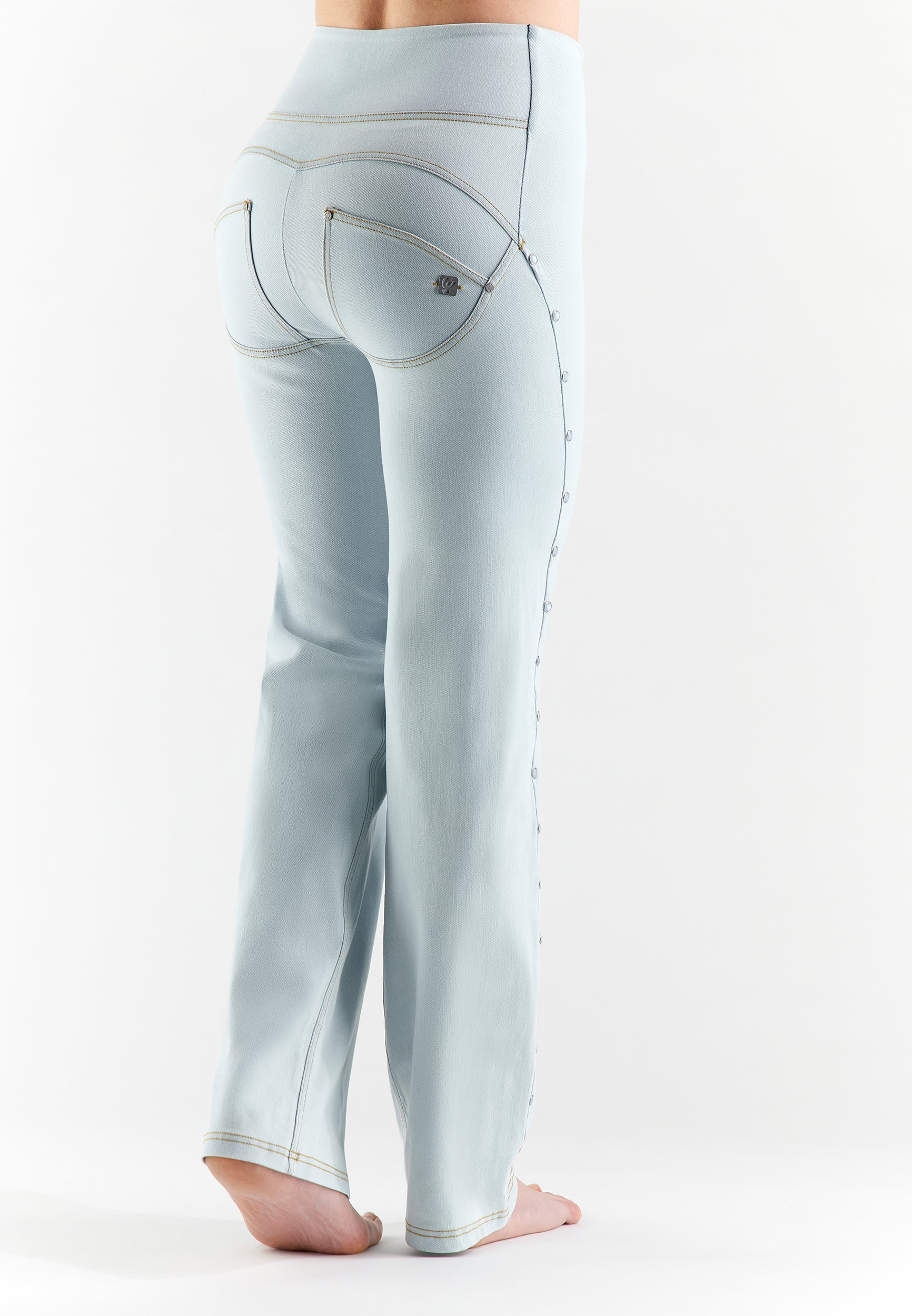 WRUPSNUG24HF210_J85Y_-_WWR_L 2