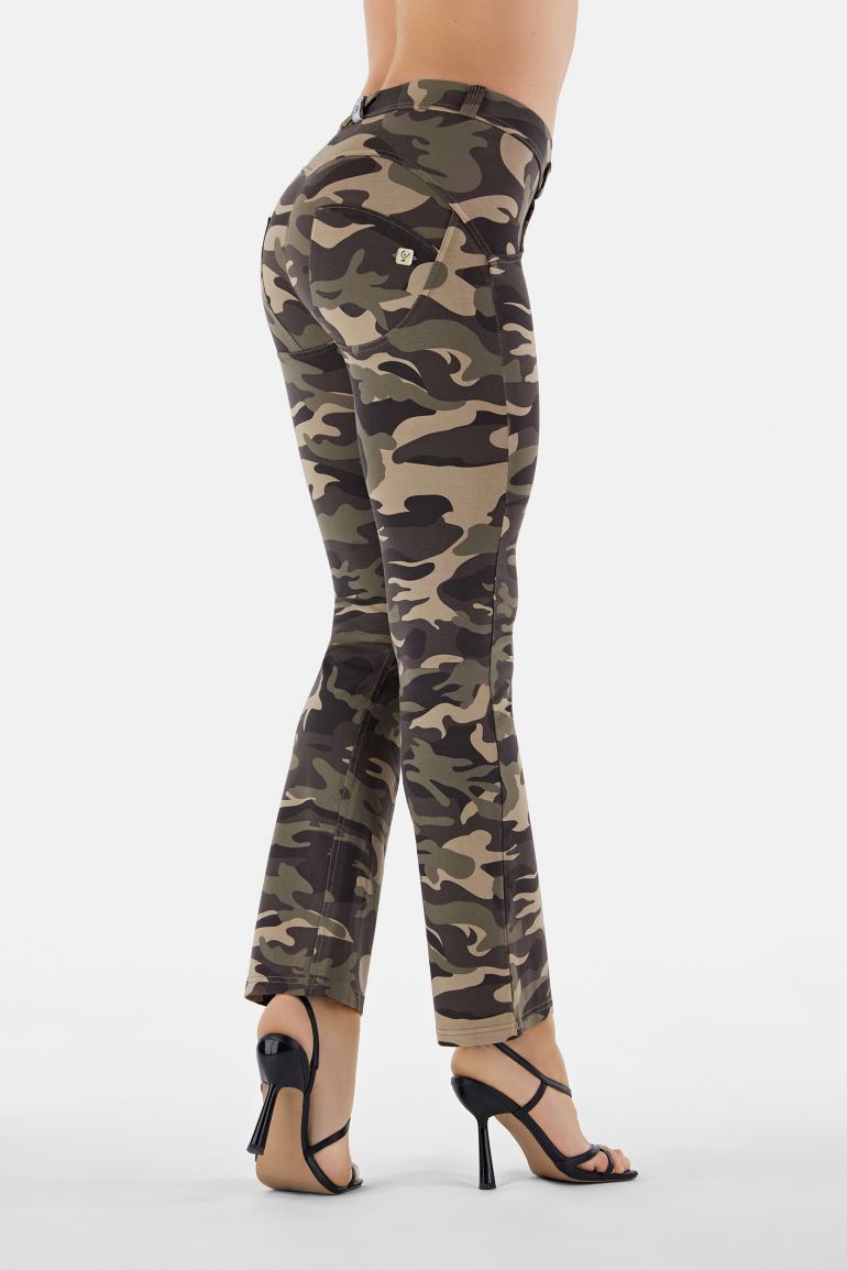 Camouflage cropped trousers outlet