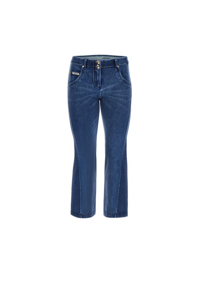 WR.UP® wide leg push-up cropped jeans in faded, eco-friendly denim