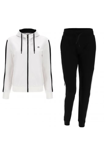 Track suit with contrast details