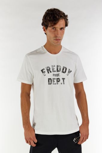 Men's t-shirt with a rear yoke and a print