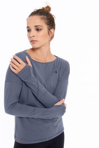 Long-sleeve yoga shirt with thumb holes - 100% Made in Italy
