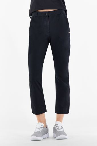 Slim-fit cropped pants with flared legs
