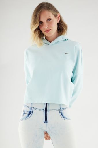 Lightweight comfort-fit cropped hoodie