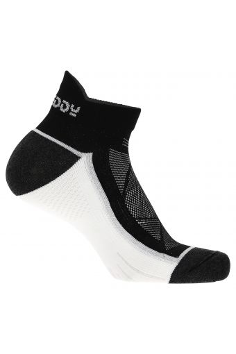 Women’s athletic ankle socks with different compression zones