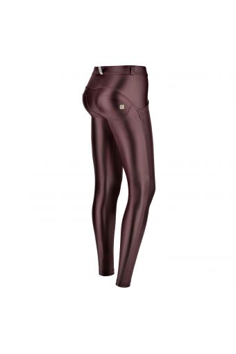Skinny WR.UP® shaping trousers in metallic faux leather