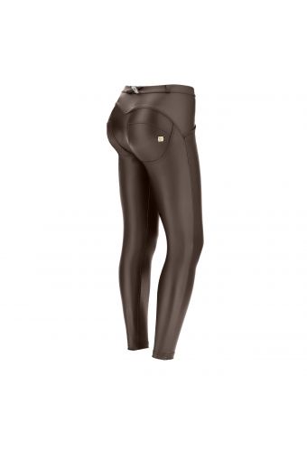 Regular-waist ankle-length superskinny WR.UP® trousers in faux leather – Special Edition