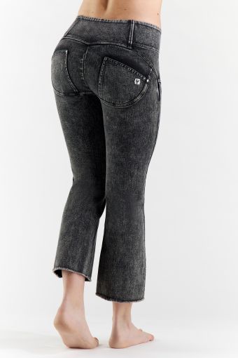 Jeans push-up WR.UP® en denim navette gris délavé, modèle 7/8 pattes d’eph