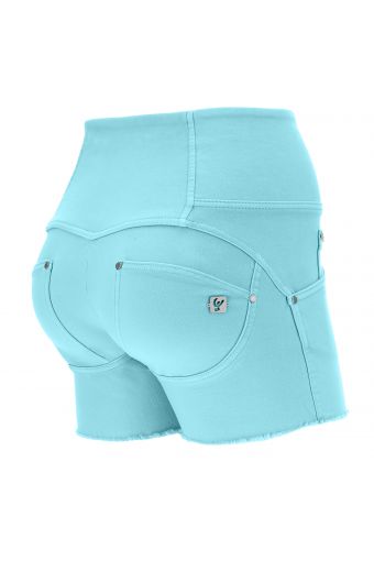 WR.UP® push up shorts in eco-friendly shuttle-woven fabric with high waist and buttons