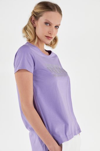 Lightweight t-shirt with slits and a sequin and glitter logo
