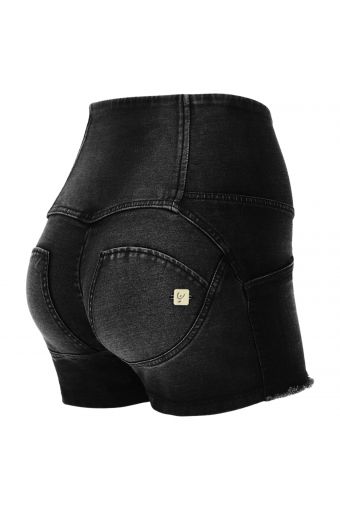 Jeans-Shorts WR.UP® mit hohem Taillenbund und ausgefranstem Saum