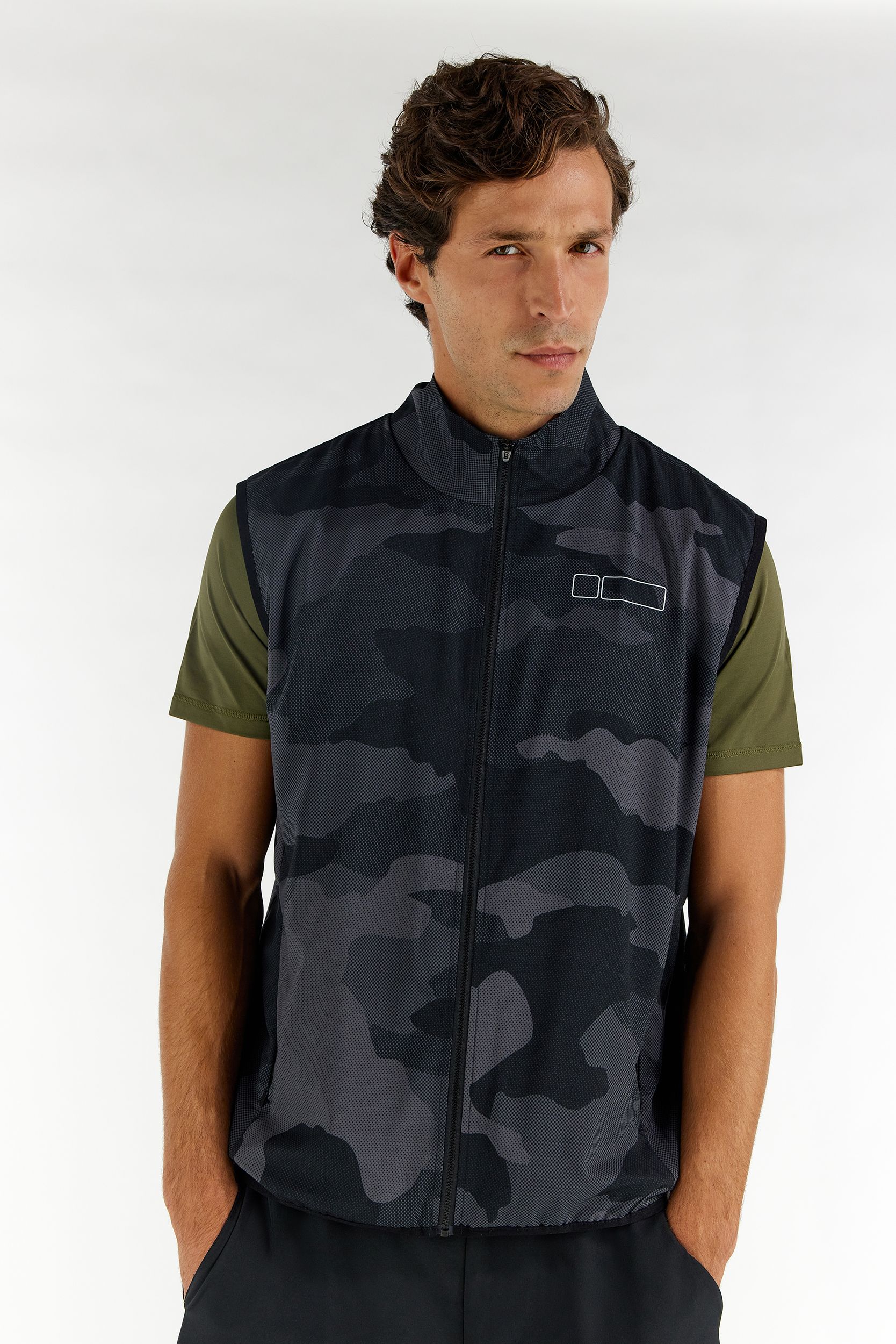 Camo sleeveless jacket shop
