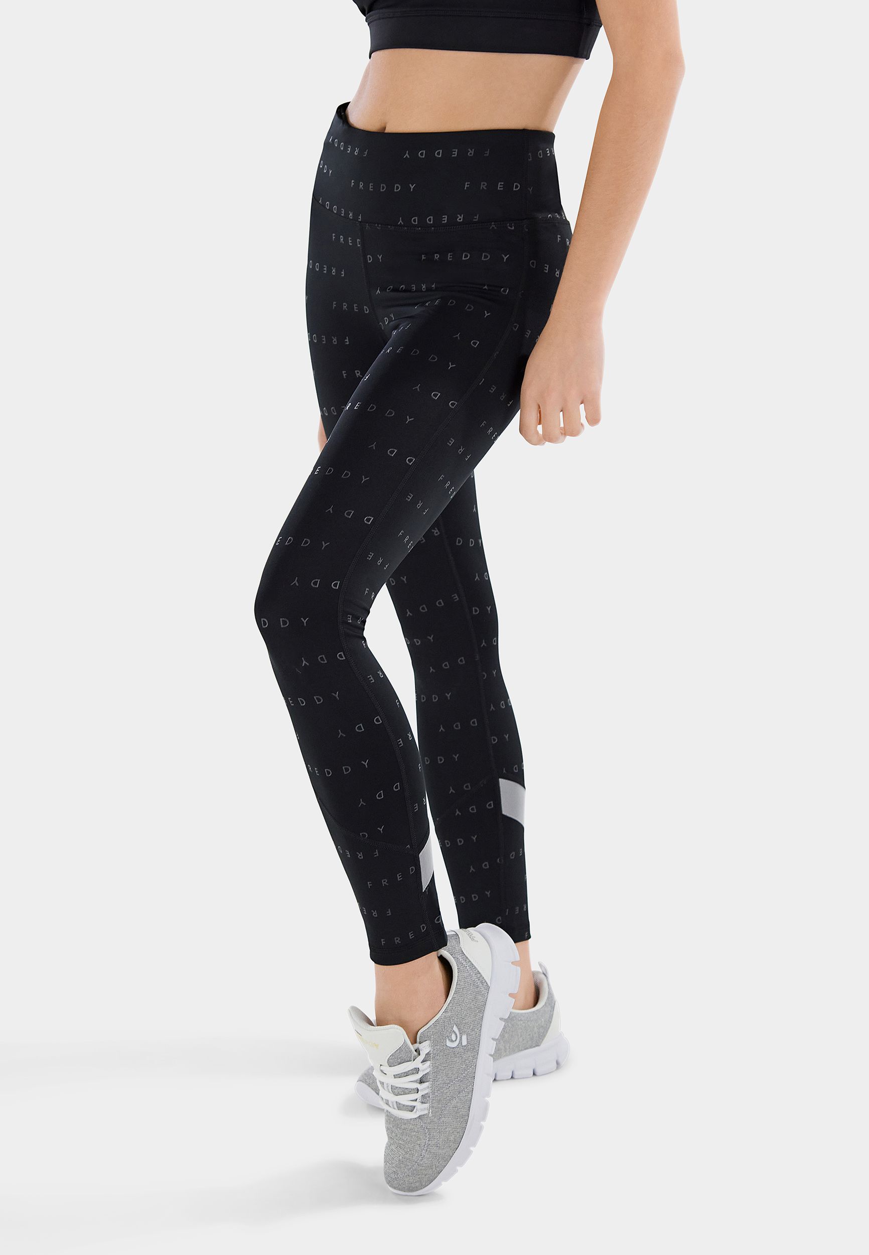 Breathable eco-friendly SuperFit leggings with an all-over Freddy